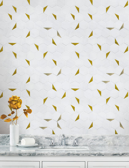Kitchen backsplash with Oriental White and Antique Mirror Lantern Tile – elegant marble and mirror pattern adds luxury to cooking space
