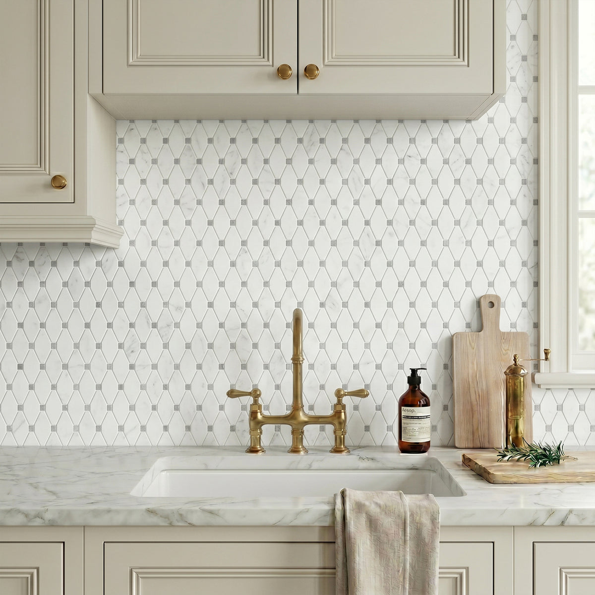 Carrara White Octagon 12-in x 11-in Polished Marble Mosaic Floor and Wall Tile( 4.6 sq. ft. /Box )