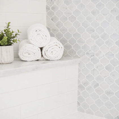 Mini Arabesque Carrara White 10-in x 11-in Waterjet Mosaic Wall Tile( 3.8 sq. ft. /Box )