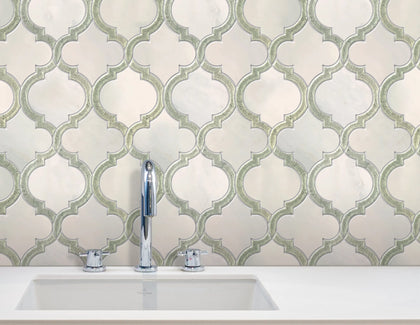 Kitchen backsplash with Oriental White and Antique Mirror Lantern Tile – elegant marble and mirror pattern adds luxury to cooking space