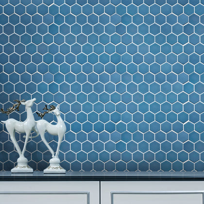 Kitchen backsplash with Wave Navy Blue 2-in Hexagon Matte Porcelain Mosaic Tile – rich navy tones add depth and style.